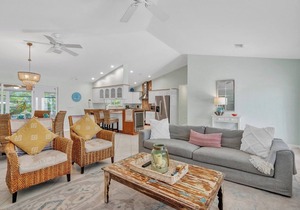 P27 - Private Beach Access! Pool home with everything you need for an.