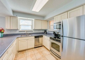 Panoramic Beachfront Views – Ground-Floor Corner Condo, Pool Access & Steps to Beach 🏝️