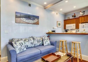 Paradise Place by AvantStay Key West Old Town Condo w Shared Pool