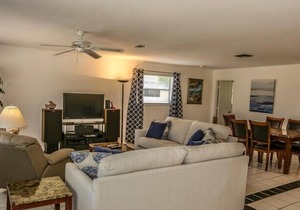 Peaceful home in quiet neighborhood, close to beach + town