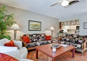 Pelican Cove 5 - Anna Maria Island - Condo 2 Bedroom/2 Bath beach side,.