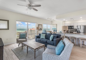 Penthouse Unit ~ Lockout Style ~Private Foyer ~ Gulf Views