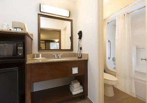 Perfect Family Getaway! 2 Gorgeous Units, Pool, Close to SeaWorld Orlando