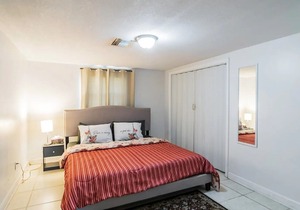 Perfect West Palm Beach Getaway Steps to the Ocean (CDC Safe)