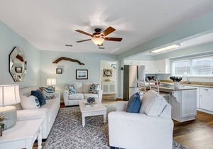 Pet Friendly | Renovated Forest Ridge Villa | 5-7 Minute Walk to the Beach | Community Pool & Tennis