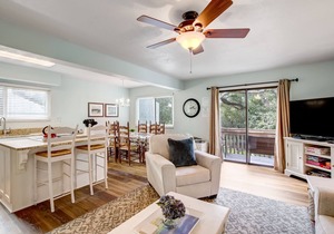Pet Friendly | Renovated Forest Ridge Villa | 5-7 Minute Walk to the Beach | Community Pool & Tennis