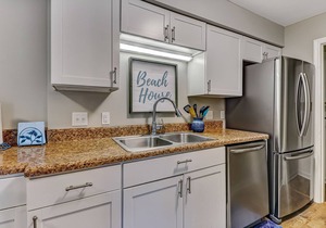 Pet Friendly | Updated Forest Ridge Villa | Short Walk to the Beach | Community Pool & Tennis