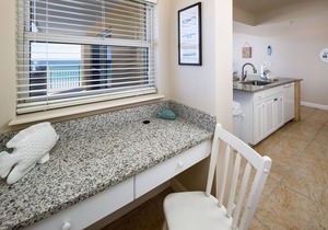 PI 501: Flip Flop Flats - Spectacular East 5th Floor Corner Unit Memory Maker