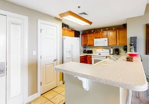 Picture-perfect Gulf-front condo with lagoon pool, hot tub - walk to beach