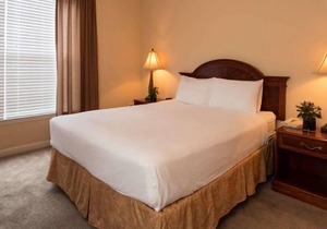 Pleasant Stay, Convenient Location! Onsite Pool, Kitchenette, Free Parking