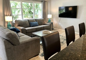 Private 3BD/2BA Completely Renovated Home 8 Minutes To Siesta Key Beach!