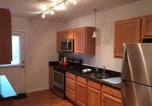Quaint cottage, pool, dockage just minutes to Key West!