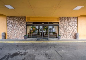 Quality Inn and Suites Riverfront