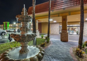 Quality Inn and Suites Riverfront