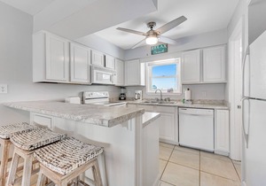 Recently renovated condo w/gulf views, decks, balcony, shared outdoor pool, a/c