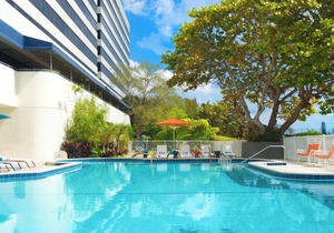 Relax & Unwind! 4 Friendly Units Pool, Close to Miami Cruise Ship Terminals!
