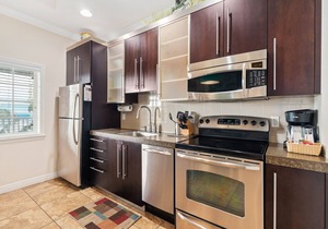 Resort-Style 2BR w Pool & Private Beach-Beach Club at Siesta Key #204C by RVA