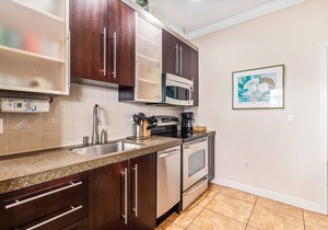 Resort-Style 2BR w Pool & Private Beach-Beach Club at Siesta Key #204C by RVA