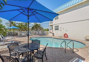 Resort-Style Relaxation – Beach Club #12 on Anna Maria Island by RVA