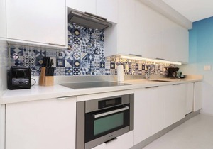 Roami at 250 Collins | Rooftop Pool | 3 Bedroom