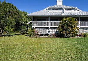 Sandcastle Home | Sanibel Dunes Golf Front Home with Beach Chairs & BBQ + Close to Community Club House