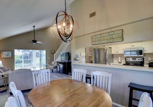 Sandcastle Shores: Quiet Island Retreat Overlooking Golf Fairway & Lake Views