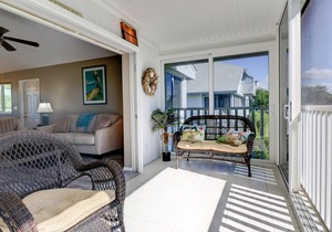 Sandcastle Shores: Quiet Island Retreat Overlooking Golf Fairway & Lake Views