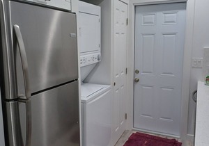Sandpiper Cottage Newly renovated home in Lake Worth Beach Historical District.