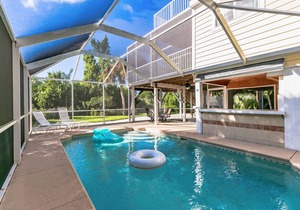 Sanibel Sand Castle, Multi-Level 3 Bedroom 2 Bathroom Pool Home in The Dunes