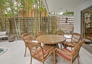 Sarasota House with Backyard Oasis 6 Mi to Beach!