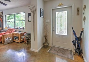 Sarasota House with Backyard Oasis 6 Mi to Beach!