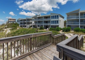 Sea Haunts 3C - Gulf Front, Great Views, Community Pool + Hot Tub, 30A!