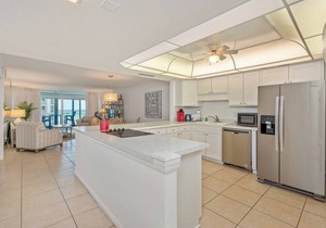 Shoreline Towers 2042 Beach Front 2Bdrm/2Ba Open Balcony Free Beach Setup