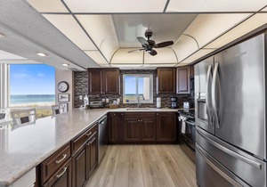 Shoreline Towers Unit 1021- Steps away from the beautiful white sandy beaches