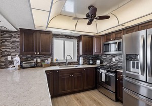Shoreline Towers Unit 1021- Steps away from the beautiful white sandy beaches