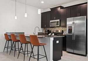 Sleeps 12 - 5 bed/4 bath Townhome