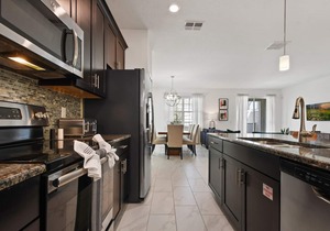 Sleeps 12 - 5 bed/4 bath Townhome
