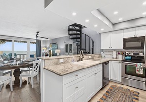 Sonrisa 10 | Beachfront Townhome in Belleair Beach