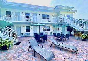 Southwinds #9 for 3, King Studio Steps to Beach