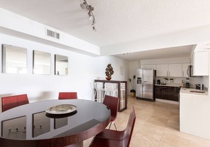 Spacious 1 Bedroom-1 Bathroom with Terrace Steps Away from Bal Harbour Beach