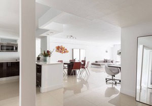 Spacious 1 Bedroom-1 Bathroom with Terrace Steps Away from Bal Harbour Beach