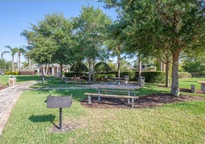 Spacious Condo w/Private Covered Balcony, Gourmet Kitchen, & Free WiFi