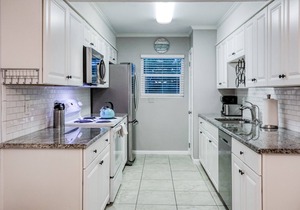 Spacious townhouse across from beach access