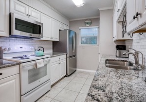 Spacious townhouse across from beach access