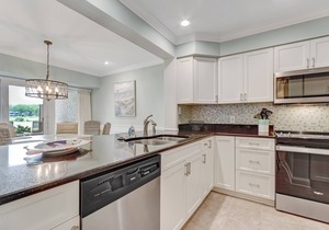 Spacious Two-Level Beach Wood Villa on Amelia Island Resort!