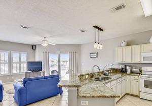 SPC 9206- Gorgeous 1 BR - sleeps 6 by RedAwning
