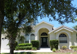 Stretch out and relax in this accommodating Orange Tree pool home with spa! Enviable location and community amenities! (HH15702)