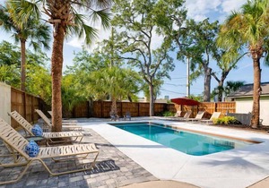 Studio with a Pool! Intimate spot for relaxation