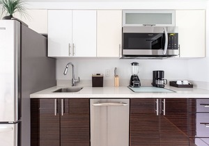Studio with Two Queen Beds and Kitchenette, Steps away from Bal Harbour Beach