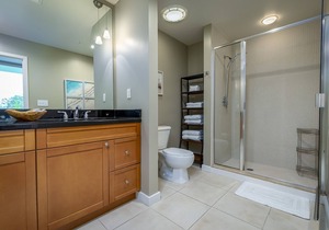Stunning & Luxurious 2bed / 2Bath Condo with open floor plan - Downtown Orlando.